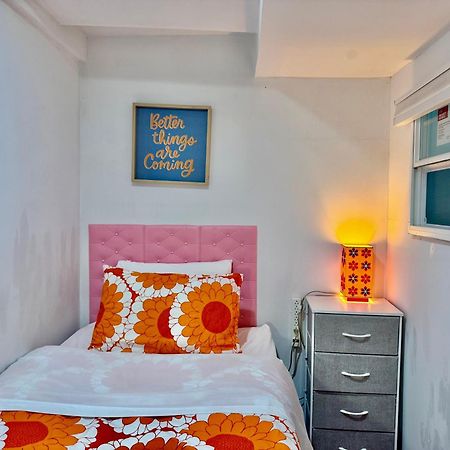 Private Tiny Room On The 1St Floor With Shared Bathroom Near Airport And Downtown Seattte سياتل المظهر الخارجي الصورة