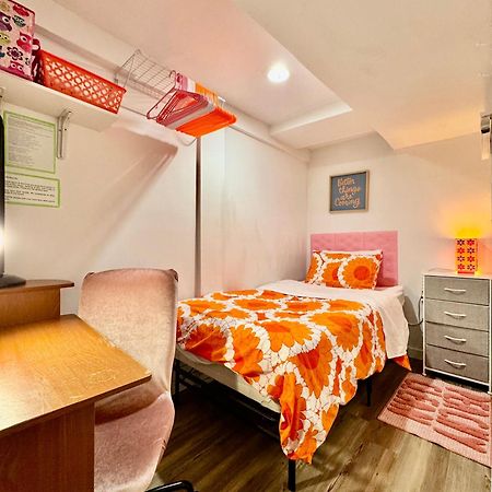 Private Tiny Room On The 1St Floor With Shared Bathroom Near Airport And Downtown Seattte سياتل المظهر الخارجي الصورة
