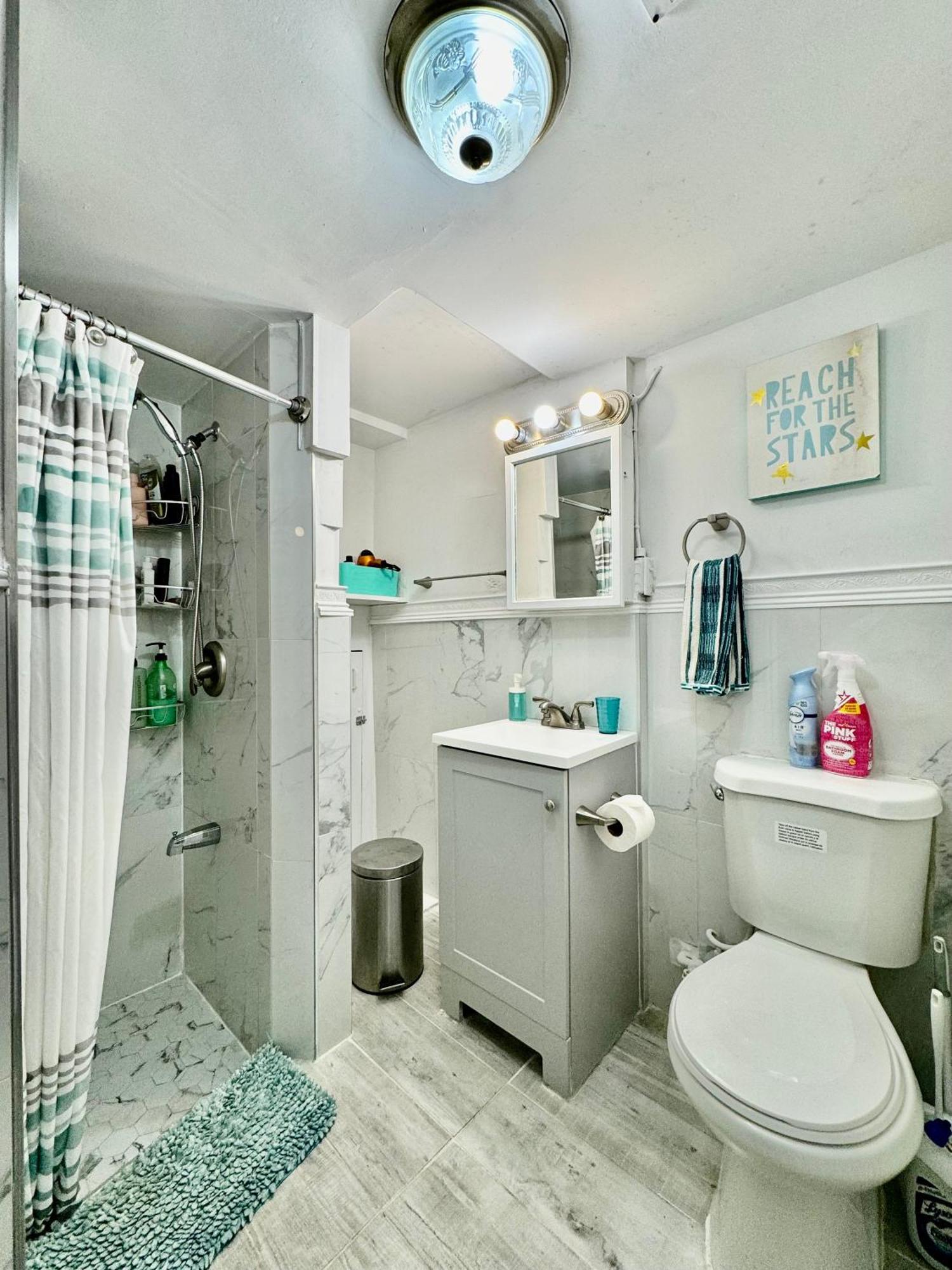 Private Tiny Room On The 1St Floor With Shared Bathroom Near Airport And Downtown Seattte سياتل المظهر الخارجي الصورة