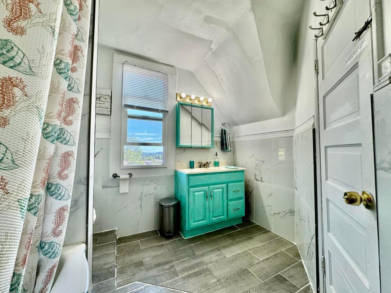 Private Tiny Room On The 1St Floor With Shared Bathroom Near Airport And Downtown Seattte سياتل المظهر الخارجي الصورة