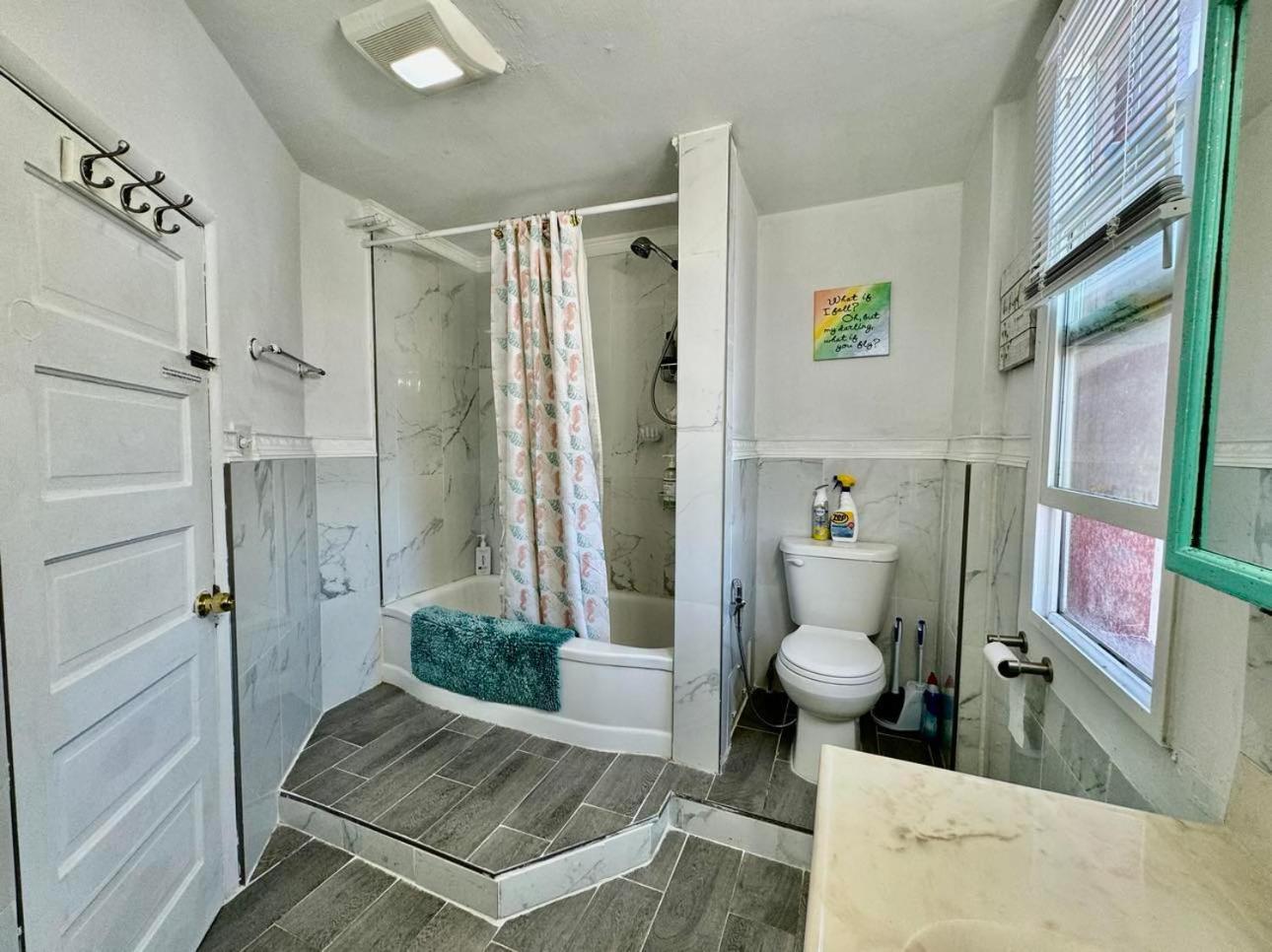 Private Tiny Room On The 1St Floor With Shared Bathroom Near Airport And Downtown Seattte سياتل المظهر الخارجي الصورة